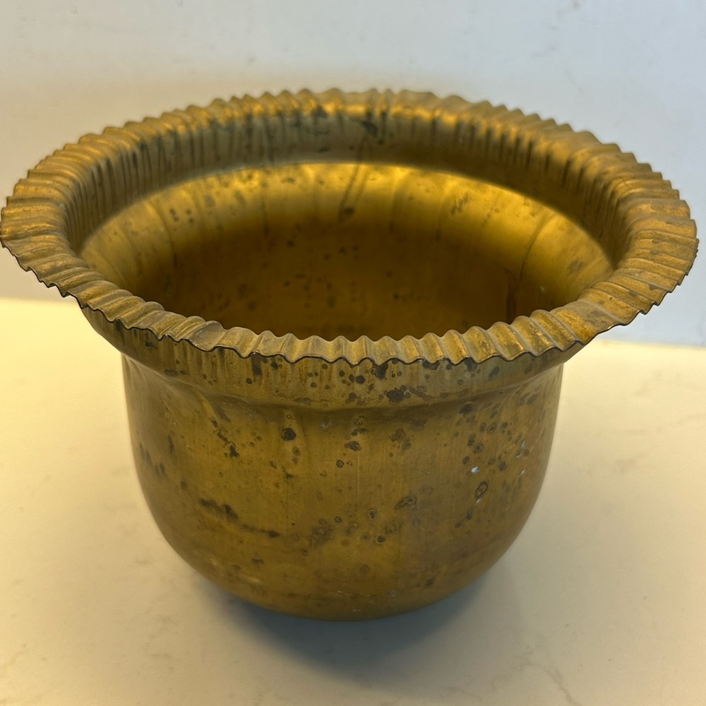 Vintage Brass Planter 5.5 h x 7 in opening